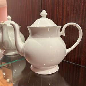 Royal Crafton First Love Fine Bone China Tea Pot Made in England 8" High w/Lid